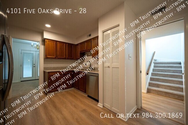 Photo - 4101 Five Oaks Dr