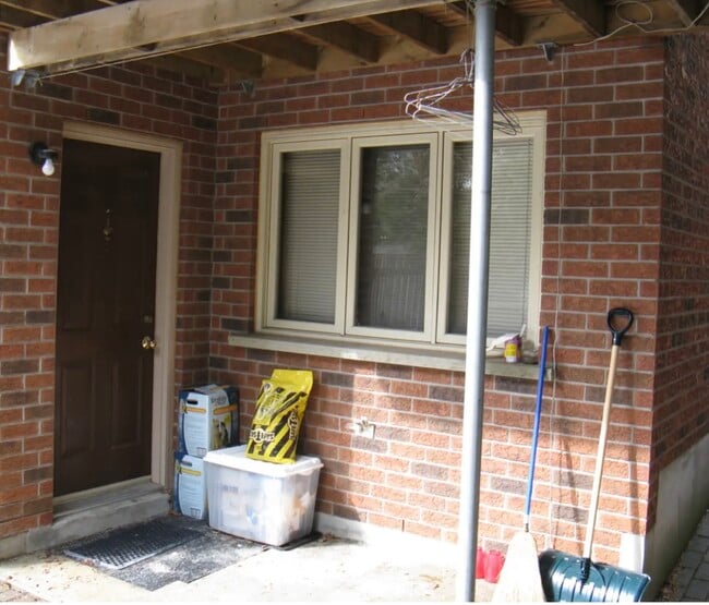 Photo - 107 Emma St Unit B