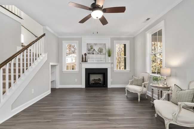 Photo - 520 Motorcycle Rd