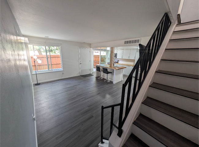 Photo - 7998 Chase Cir