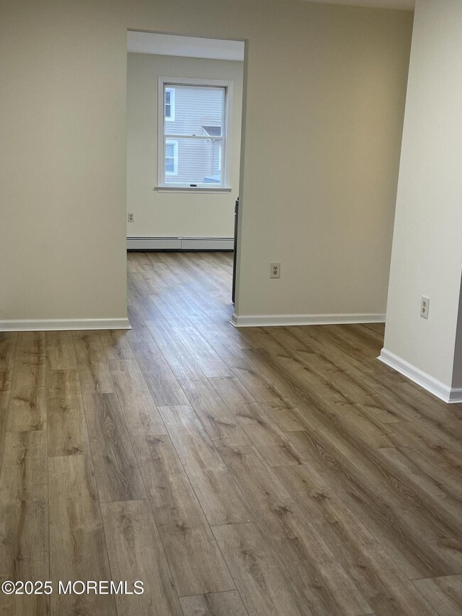 Photo - 351 John St Unit 2