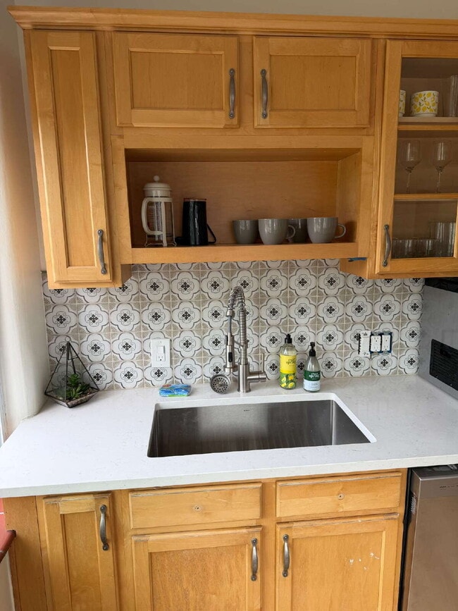 Spacious 4BR/2BA Home in Lakewood - Refinished Hardwoods, Updated Kitchen & Fenced Yard, Availabl...
