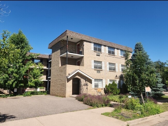 Building Photo - 3301 S Washington St