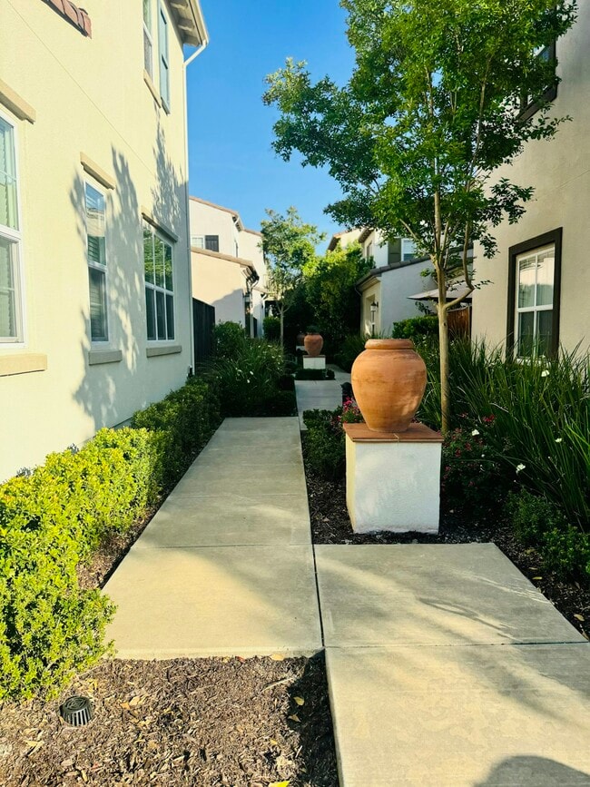Photo - 3026 Blackberry Ave