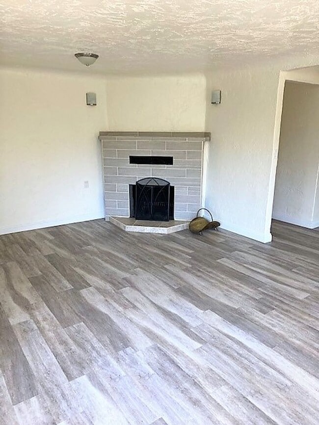 Photo - Spacious Home in Shasta Lake City!!