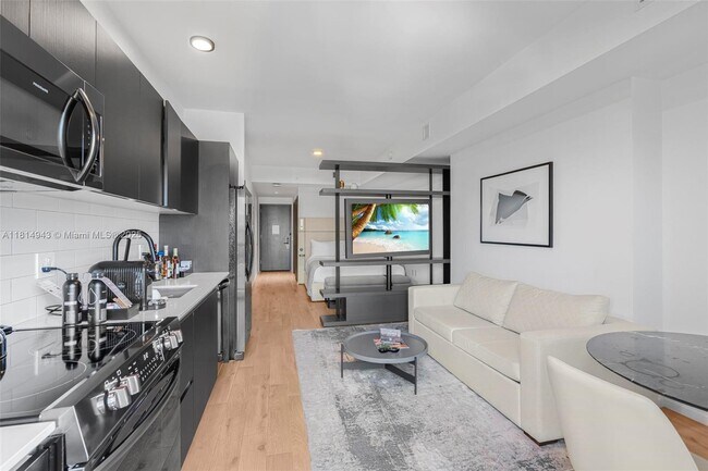 Photo - 398 NE 5th St Unidad 3708