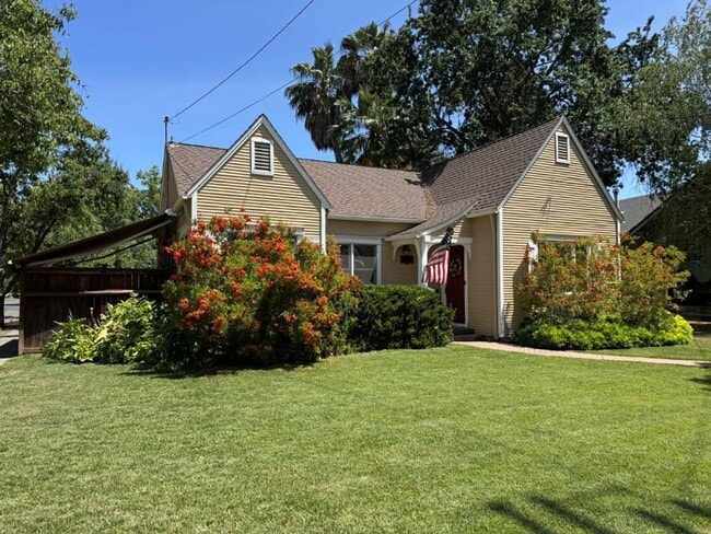 Charming Cottage in Central Woodland - Charming Cottage in Central Woodland House