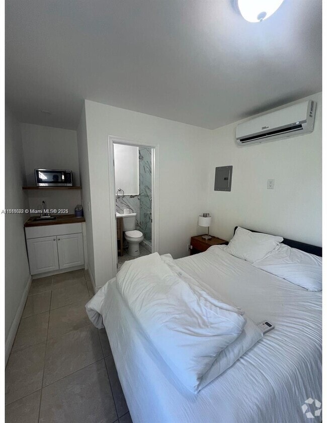 Building Photo - 110 SW 64th Ct Unit 110 Rental