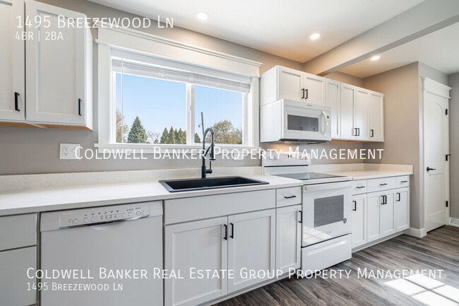 1495 Breezewood Ln