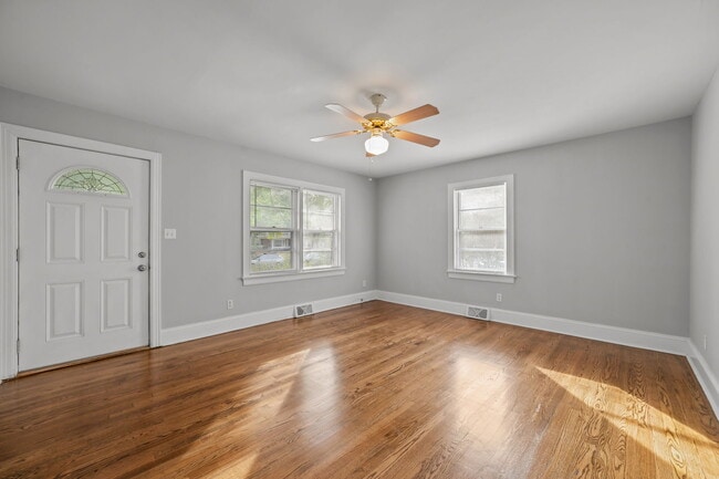 Photo - 2405 Jefferson Dr