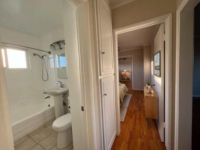 Photo - 714 Bay St Unit 4