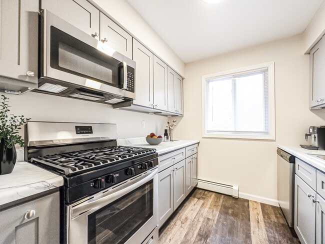 Zachary Arms Apartments