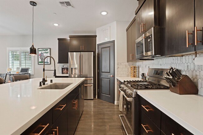 Photo - Spacious 5 Bedroom Home in Lodi with 1st f...