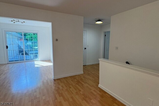 Photo - 470 Valley Rd Unit 3