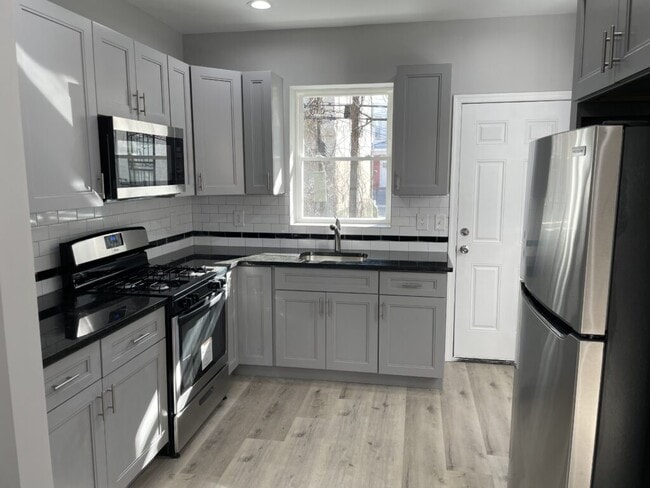 Photo - 35 N Conestoga St