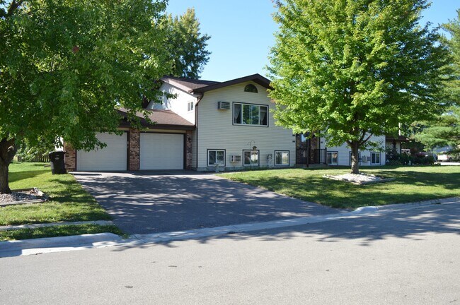 Building Photo - 548 Seminole Way Unit 2
