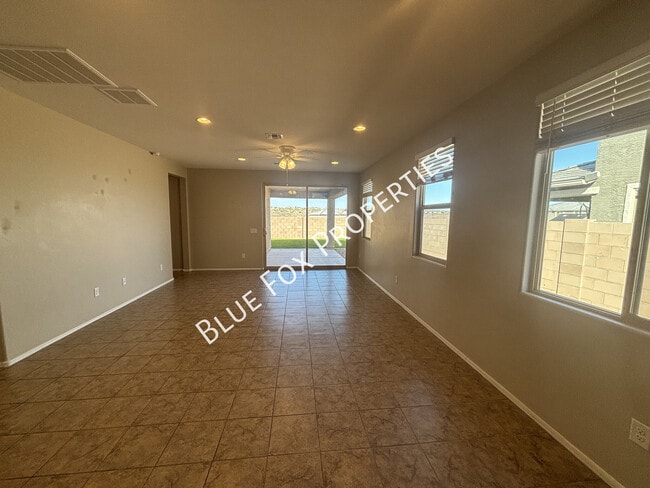 10140 S Rolling Water Dr