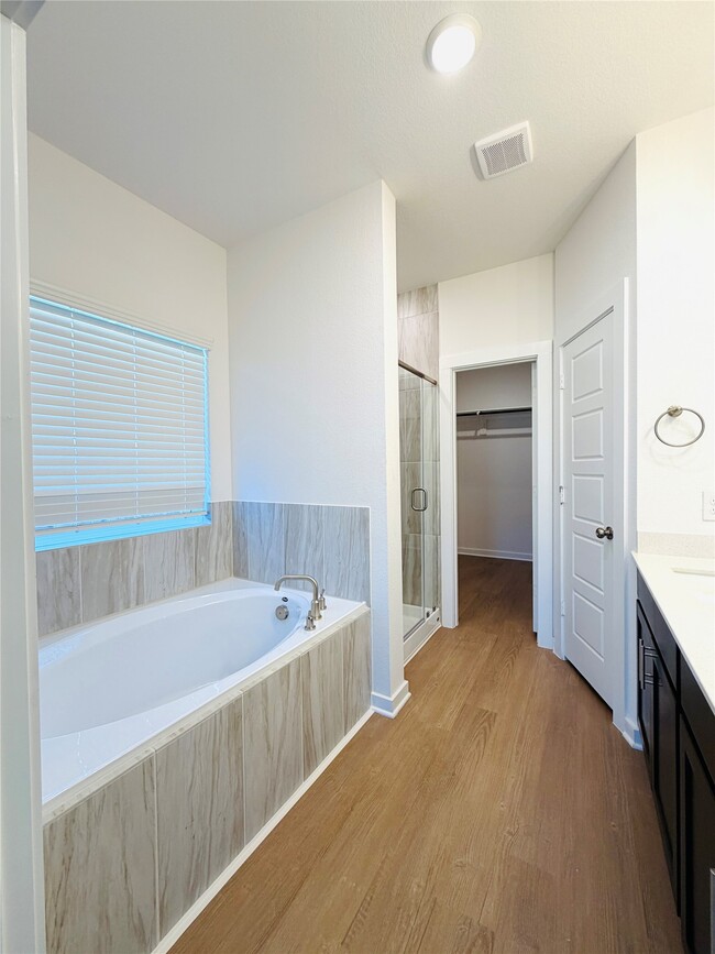 Photo - 8051 Kay Hbr Dr