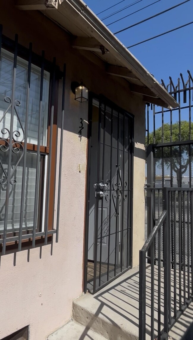 Photo - 1201 E 64th St