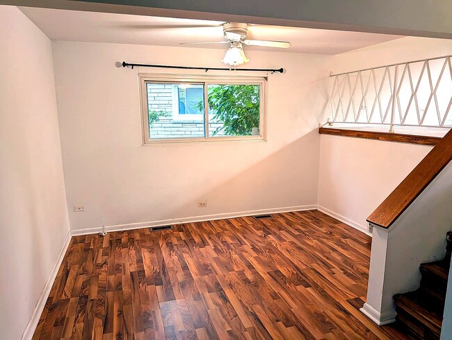 Photo - 386 Dover Dr