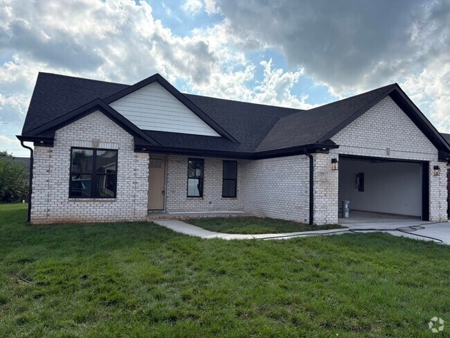 Building Photo - 129 Squires Way Rental