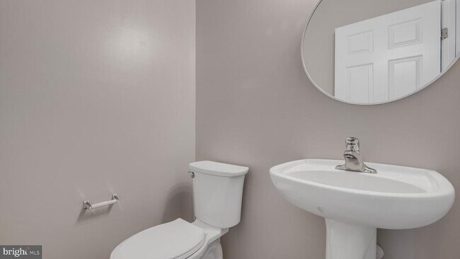 Photo - 4724 Hanrahan Pl