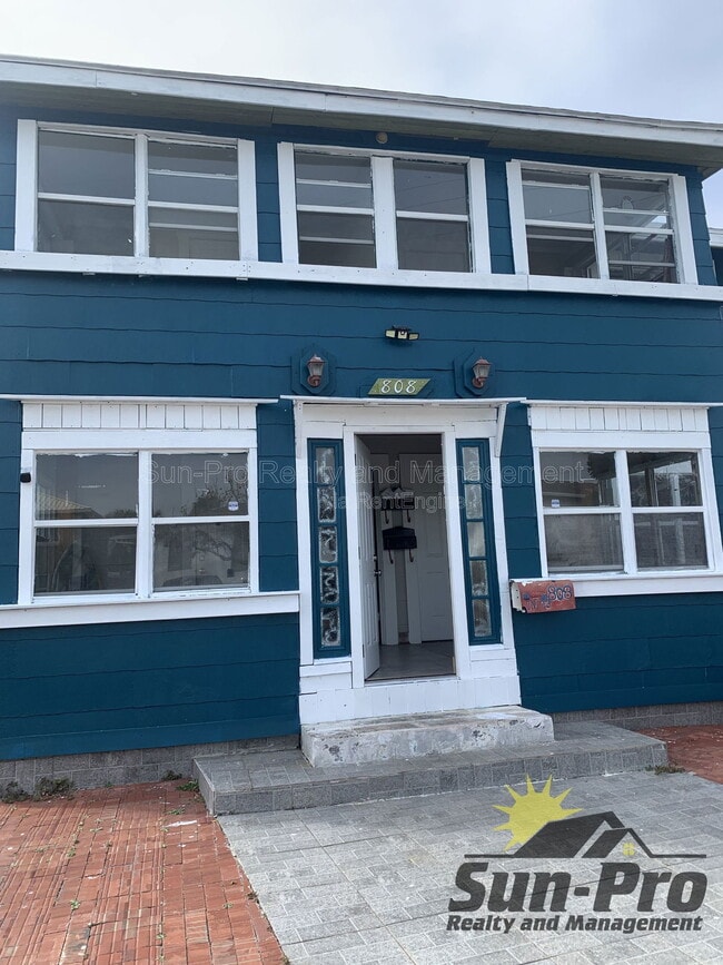 Building Photo - 808 S Grandview Ave Unit 4