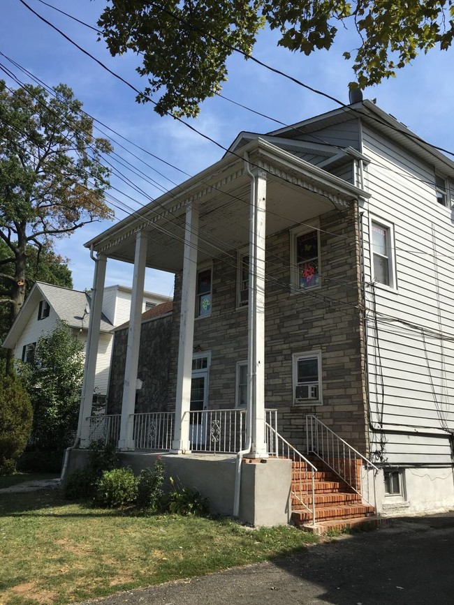 2do piso - 318 E 1st Ave Unidad 2