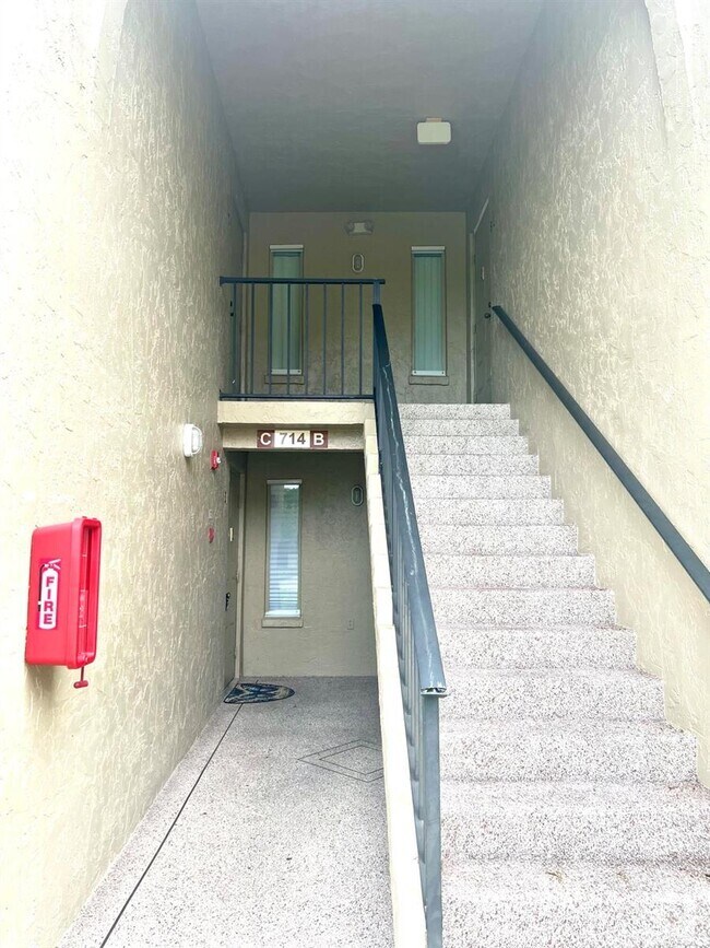 Building Photo - 714 Sunny Pine Way Unit C1 Rental