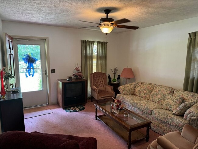 Photo - 1109 Drew Ln