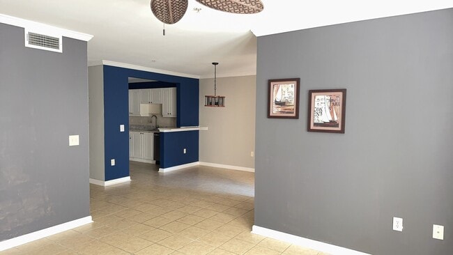 Photo - Beautiful Brighton Bay Villa with Garage