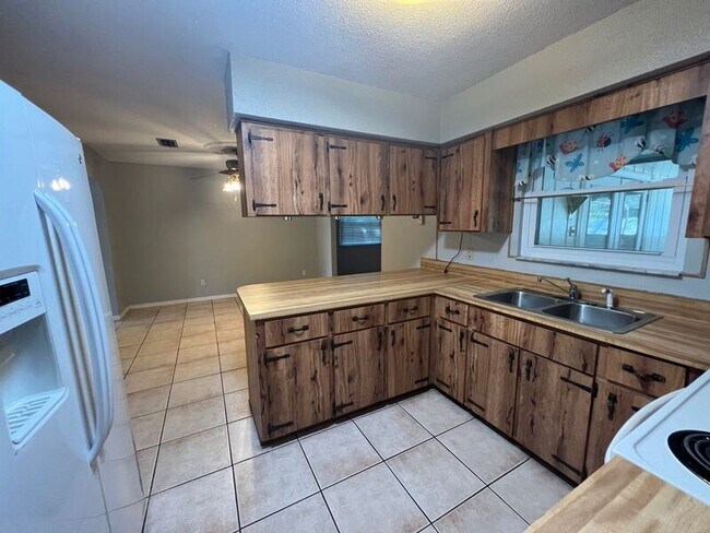 Photo - 2904 Sabal Palm Dr