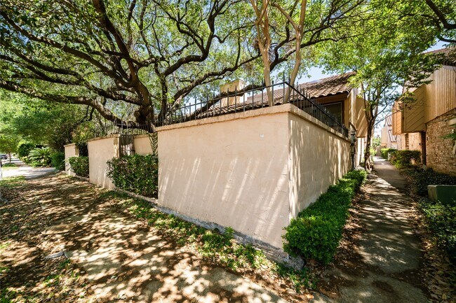 5918 San Felipe St Unit 11
