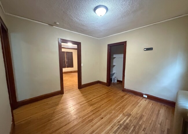 Photo - 2646 Dupont Ave N