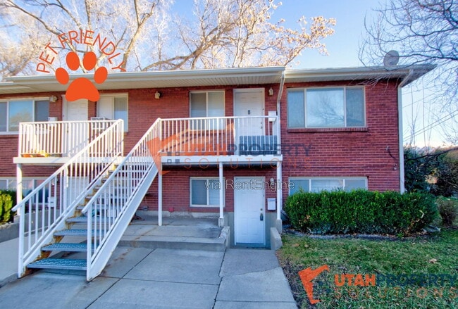 Building Photo - 4951 S Center St Unit #6