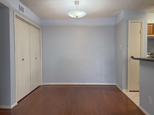 Photo - 3100 Jeanetta St Unidad 1104