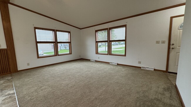 Photo - 2215 Osprey Pl NW