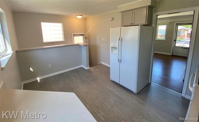 Photo - 604 Lerner Ave