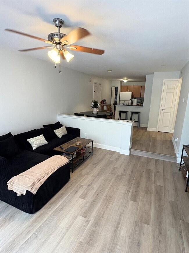 1825 Palm Cove Blvd Unidad Verano