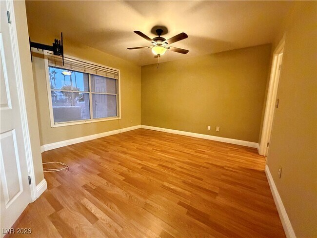 Photo - 6800 E Lake Mead Blvd Unidad 1055