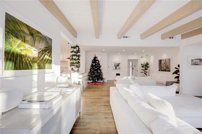 Photo - 8161 Encino Ave