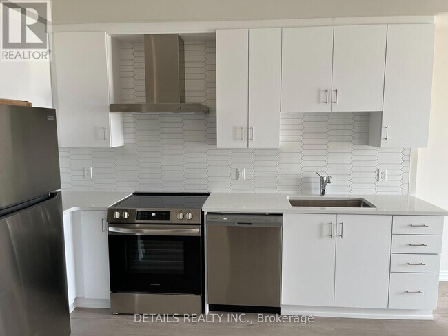 Photo - 1350 Hemlock Rd Unité 403