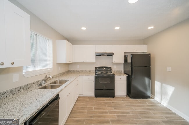 Photo - 205 Wellington Dr