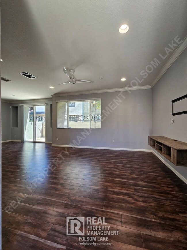 Photo - 3 Bed 2.5 Bath | Large Patio | Rivage in the Parkway