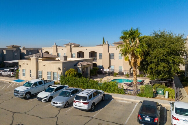 Summerstone Apartments Homes