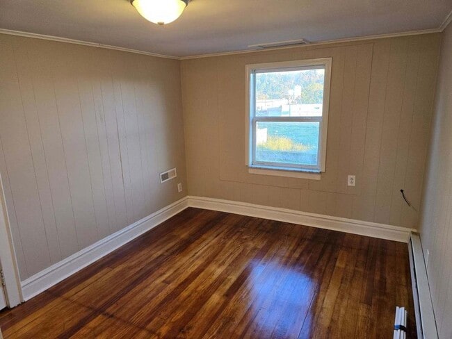 Photo - 2470 Collis Ave