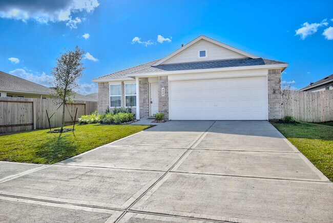 2-car garage - 410 Emma St