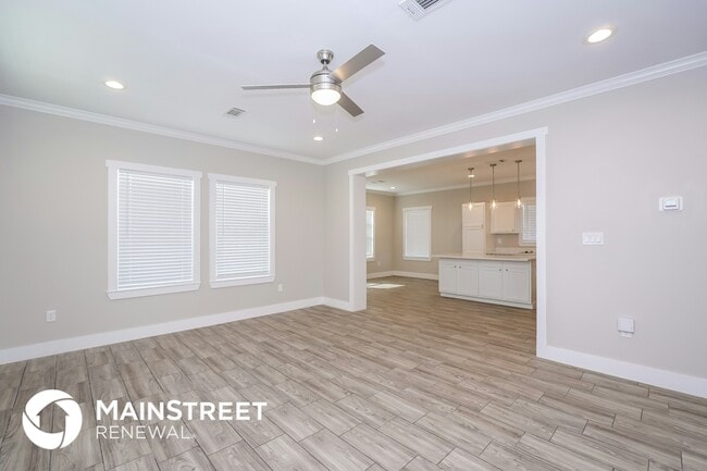 Photo - 1627 Davis Ave
