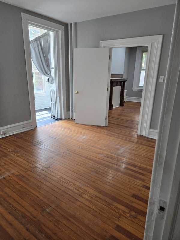 Photo - 516 W Queen Ln