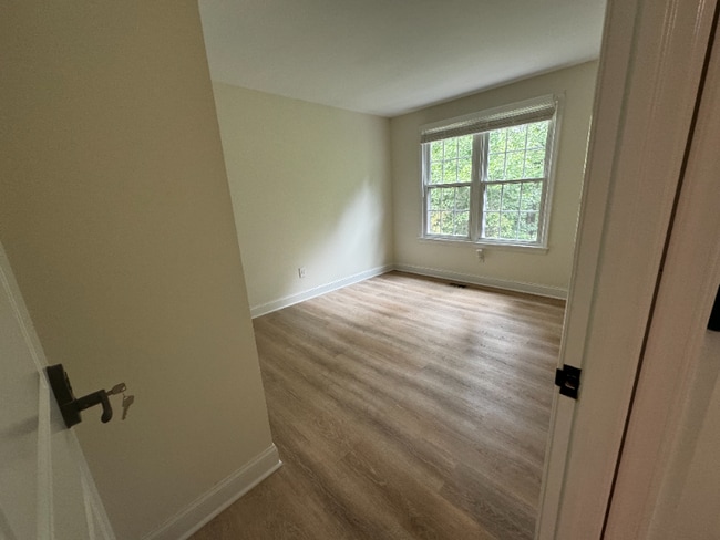 Photo - 01 Maple Leaf Dr